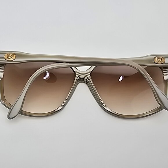 Anne Klein 3000 680 White Frame Light Brown Gradient Lens Sunglasses w Case Itay main image 7